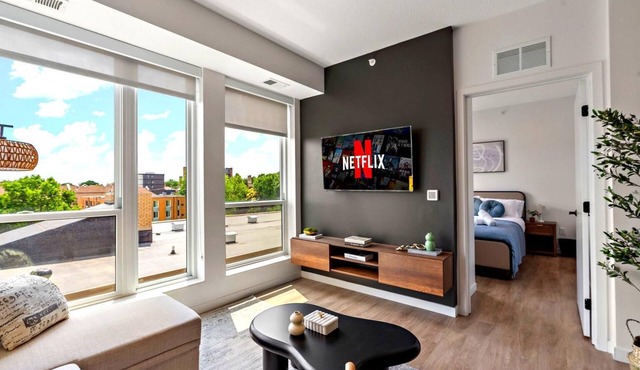 Stylish 1B In DT Minneapolis, Minutes to Minneapolis Convention Center & US Bank