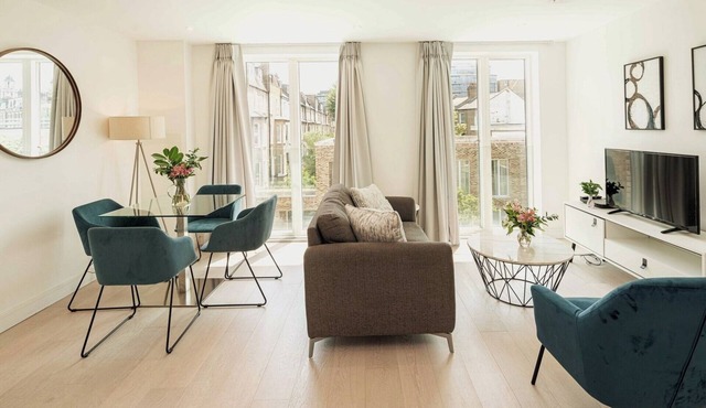 Stylish 1BD Flat with Gym and Lift access!