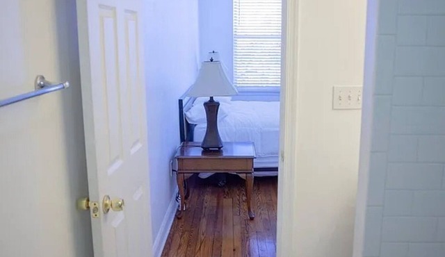 Stylish 1bed/1 bath in townhouse in Baltimore city close to Johns Hopkins & UMMC