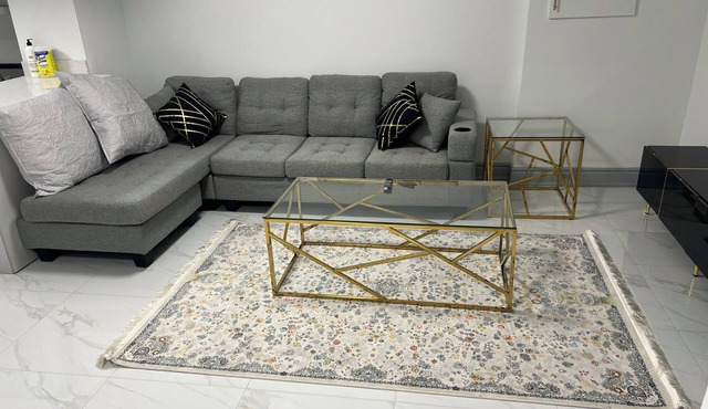 Stylish 1BR + Den Apartment | Sleeps 5 | Separate Ent. & Comfort with Parking