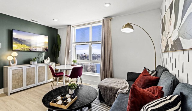 Stylish 1BR - DT Philly by Art Museum & Key Sights