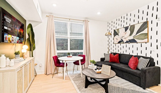Stylish 1BR - DT Philly by Art Museum & Key Sights