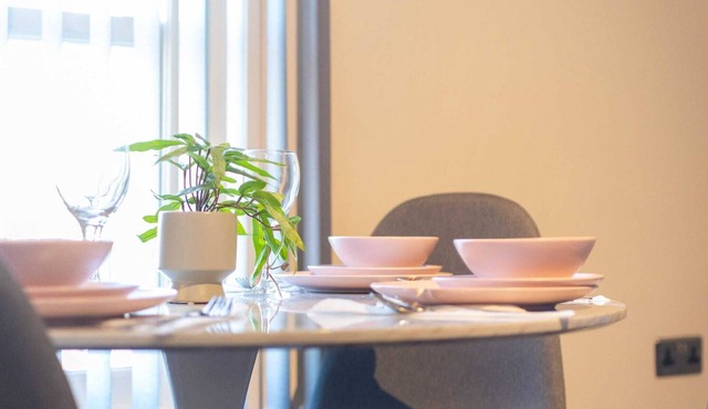 Stylish 1BR Getaway – Sleeps 2 with Fast WiFi