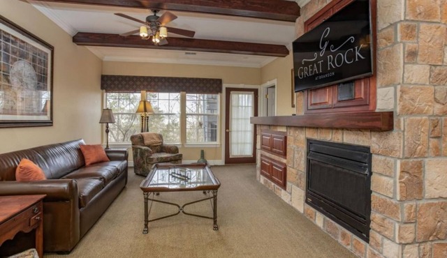 Stylish 1BR Haven at Great Rock Retreat