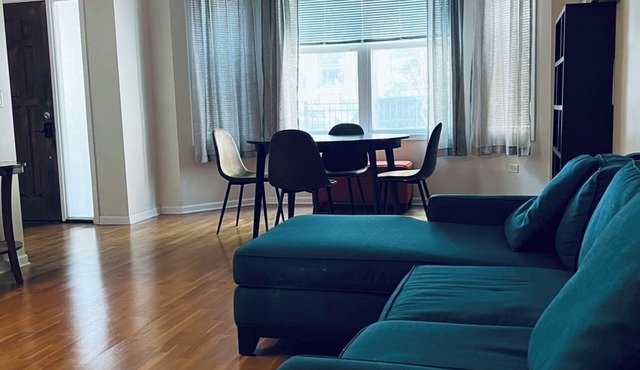 Stylish 1BR in Bronzeville Near Downtown Cozy Stay w/Free Wifi