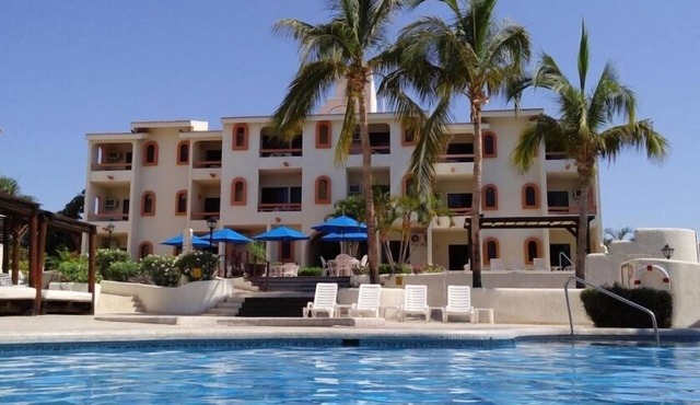 Stylish 1BR Junior Suite Near Las Palmas Park