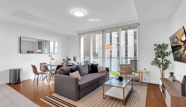 Stylish 1BR Near BOKCntr-Gym,Lounge,Balcony,Pet OK
