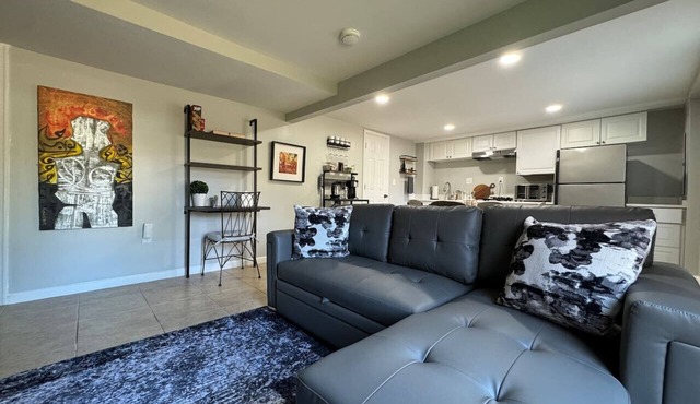 Stylish 1BR Near Tysons, Wolf Trap & Metro Access