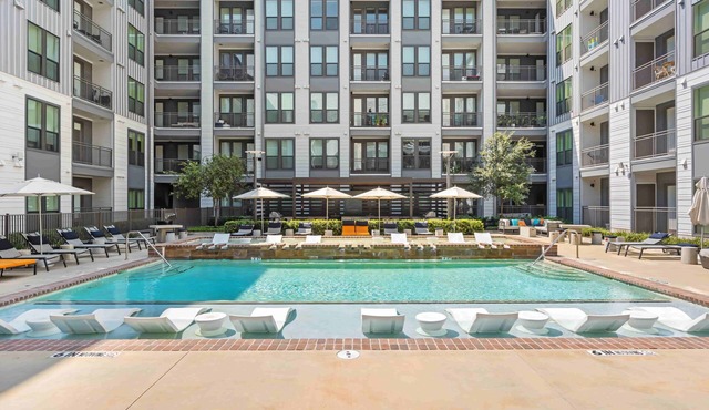 Stylish 1BR Retreat in Houston’s Sawyer Yards Art District Minutes to Downtown