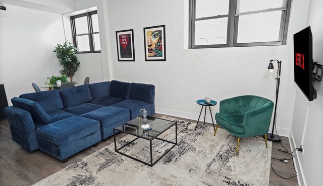 Stylish 1BR South Loop Unit Near McCormick Place & Wintrust Arena