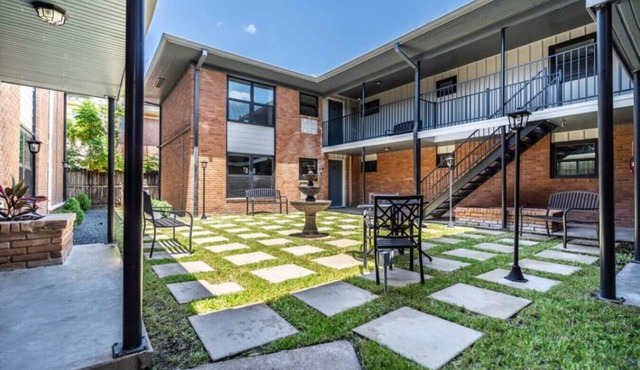 Stylish 1BR Urban Retreat
