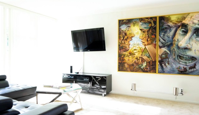 Stylish 2 bd/2bd West Hollywood Apartment on LA's famous Sunset Strip!