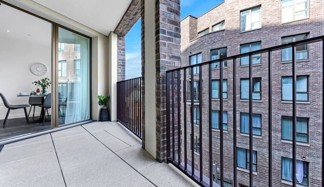 Stylish 2-BD for Trendy Urban Travelers - Sleeps 5