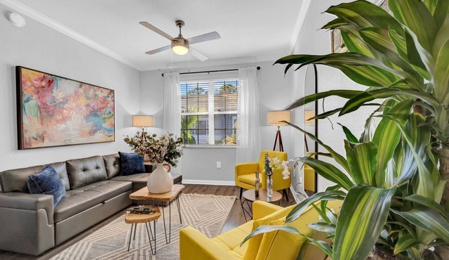 Stylish 2-Bed/2-Bath Tampa Apartment: Comfort Meets Convenience for Corporate Travelers