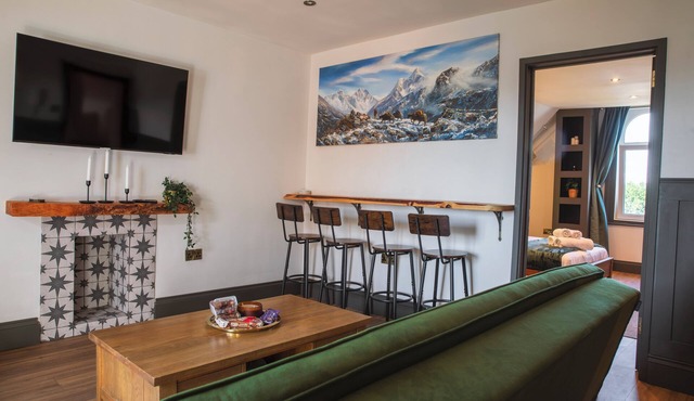 Stylish 2 bed Apt in Exeter - Free parking, Self Check-In! Sleeps 2-4