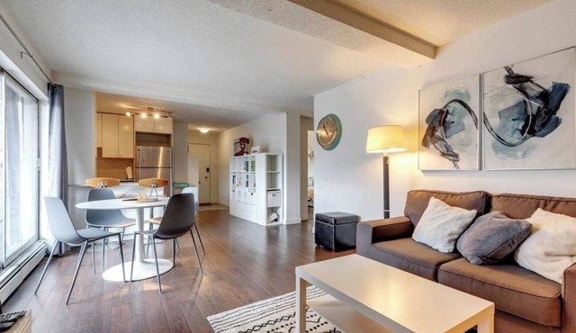 Stylish 2-bed condo right in the heart of the action on 17th Ave.