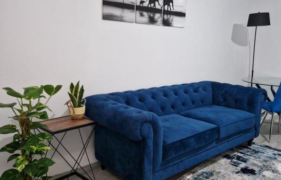 Stylish 2 bed home- short walk to Tottenham Stadium/Stations