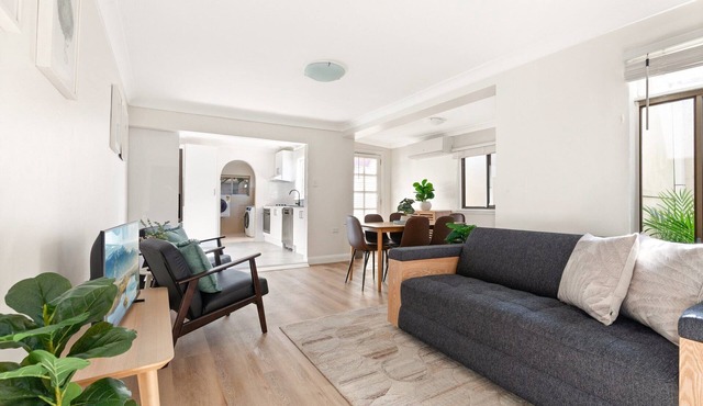 Stylish 2-Bed House in Leichhardt