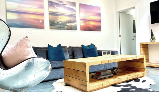 Stylish 2 bed loft apartment.