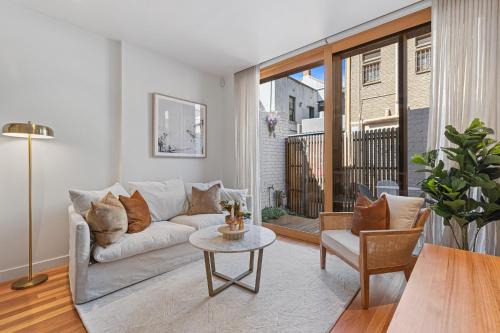 Stylish 2-bed Victorian Terrace in Carlton