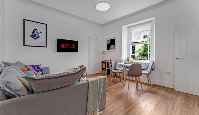 Stylish 2-Bed Villa · Garden · Central Edinburgh