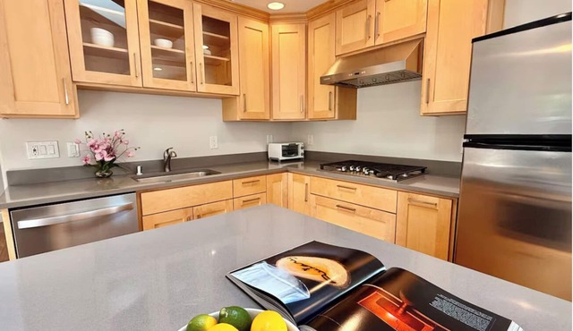 Stylish 2-Bedroom ADU in Heart of Silicon Valley with AC