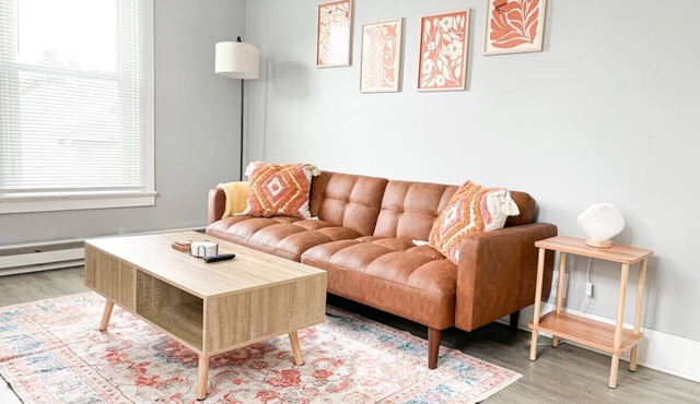 Stylish 2-Bedroom duplex in prime location!