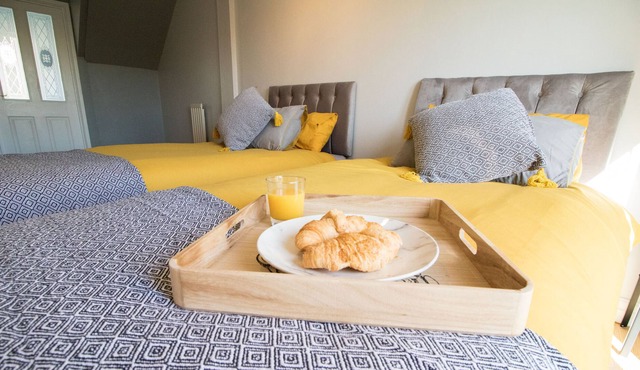 Stylish 2 Bedroom Home in Bury