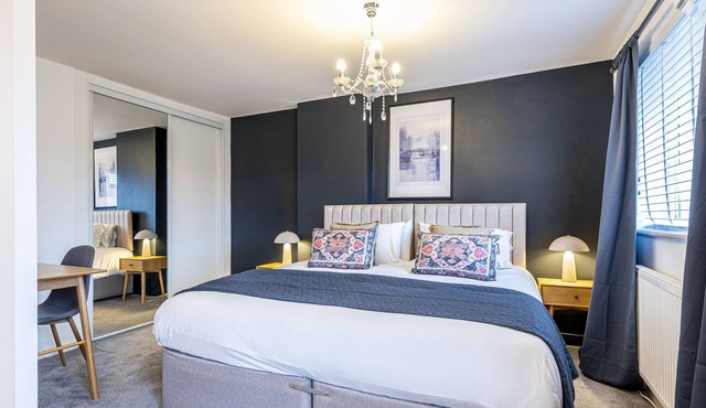 Stylish 2 bedroom house in quiet suburb of Chester Sleeps 6 by Restfully