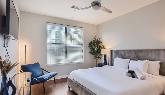 Stylish 2-bedroom in the Gulch - Walk to Nashville's hot spots!