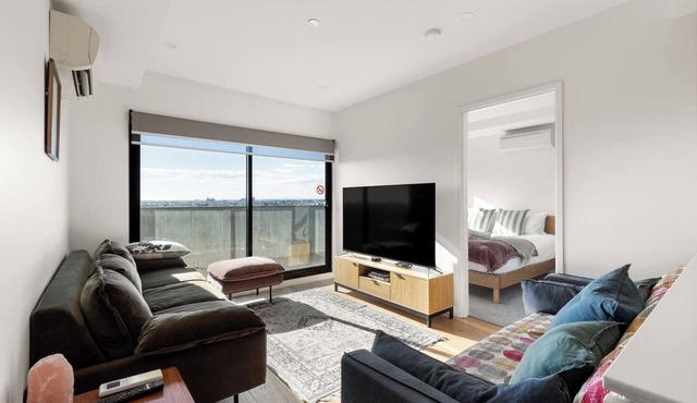 Stylish 2-Bedroom Preston Apartment Near Transport