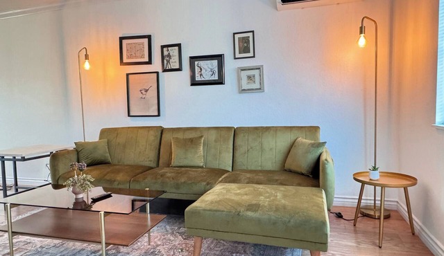 Stylish 2 Bedroom Townhome Monthly Rental Balcony, A/C, Parking – San Pedro