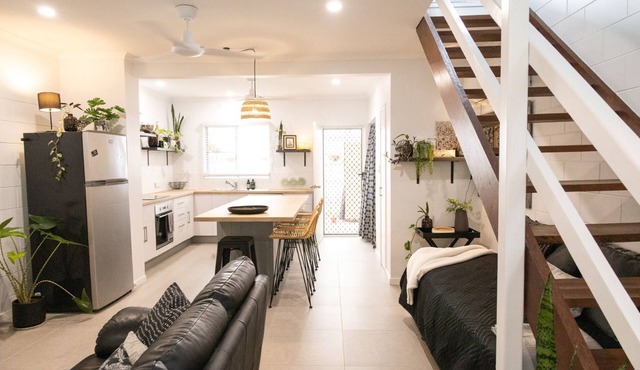 Stylish 2 bedroom townhouse in quiet location, perfect home away from home!