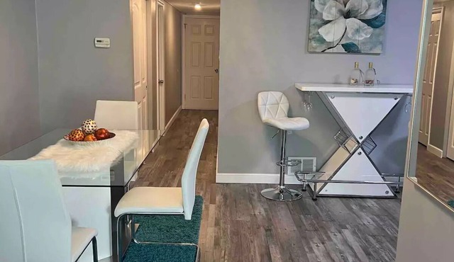 Stylish 2-bedrooms; home away from home! 3 mins from Nazareth Hospital