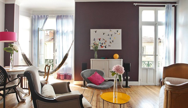 Stylish 2 BR and 2 full bathrooms, bright and calm, in the heart of Nice