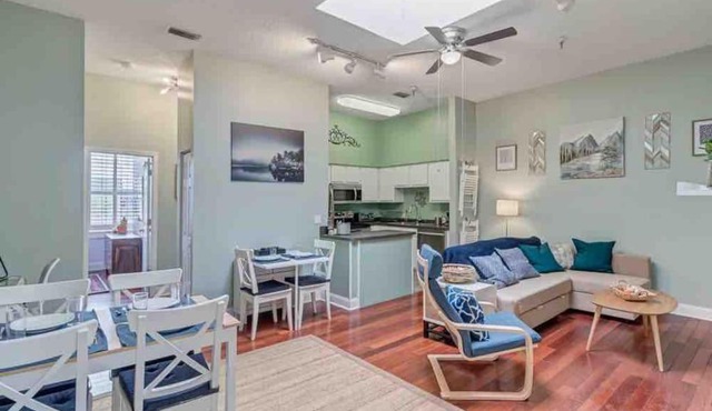 Stylish 2 BR apartment - perfect for relaxing!