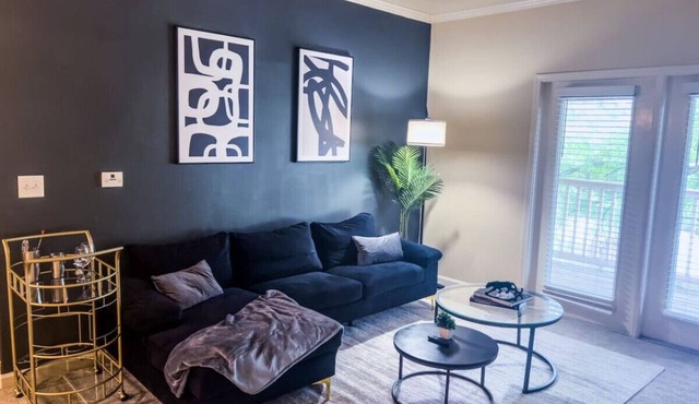Stylish 2 King BR Suite—Mins to