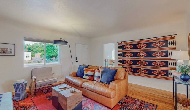 Stylish 2bd/1ba + Office & Yard