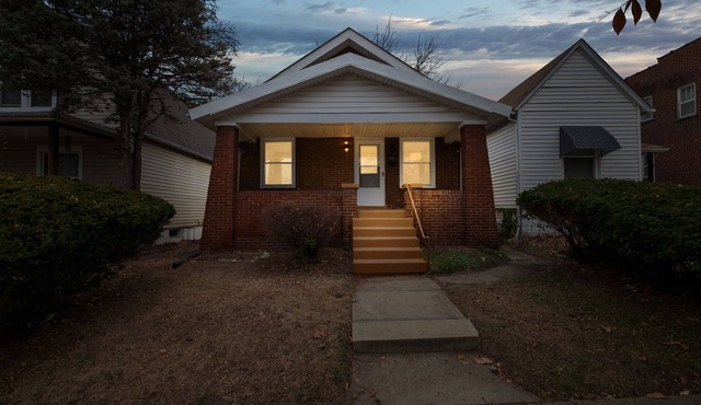 Stylish 2bd/1ba University City Bungalow Close to Loop/Wash. U.