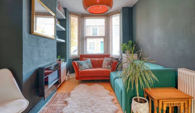 Stylish 2BD with Private Garden and Sauna