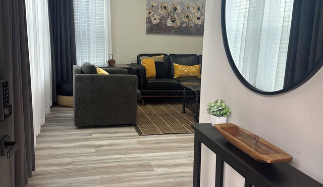 Stylish 2Bdrm in perfect location-close to A&M, Midtown Park, & Blinn