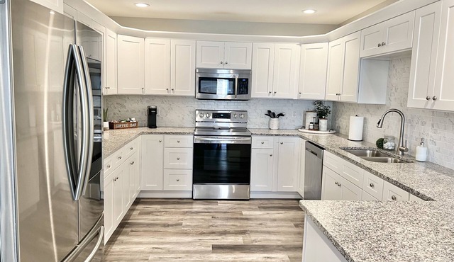 Stylish 2Bed/2Bath - Close to I-75 and EKU