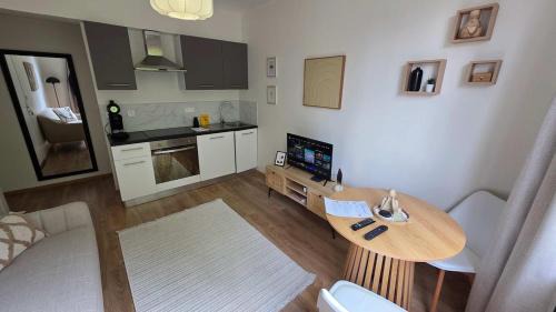 Stylish 2bedroom apartment near town hall quiet downtown