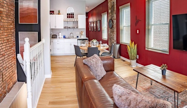 Stylish 2BR/2BA House in The Grove w/Free Parking