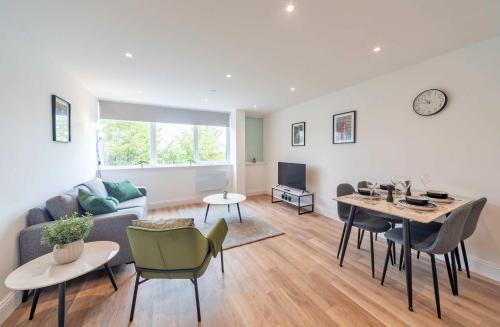 Stylish 2BR Apartment at Trinity Point Gravesend