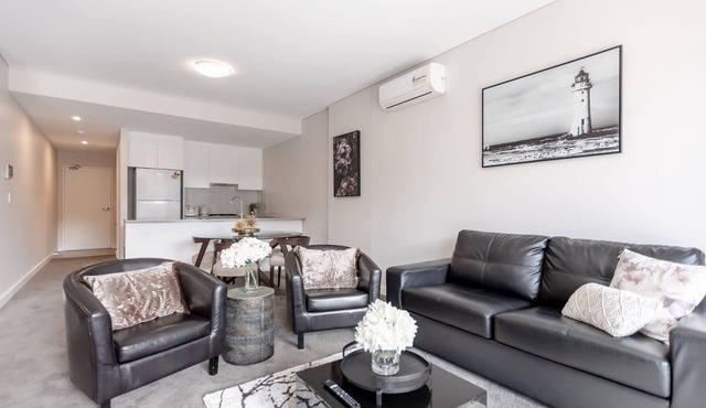 Stylish 2BR Apartment with Balcony