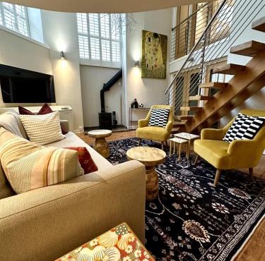 Stylish 2BR Central Edinburgh - Walk to Attraction