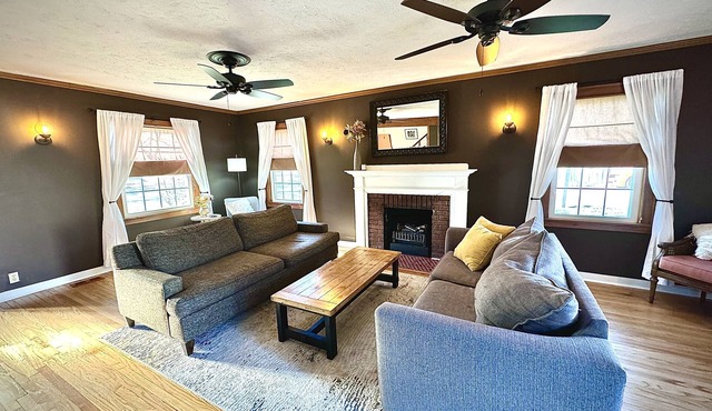 Stylish 2BR Charmer Close to Everything