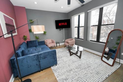 Stylish 2BR Chicago Home Near United Center & MRT