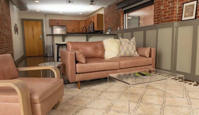 Stylish 2BR downtown luxury